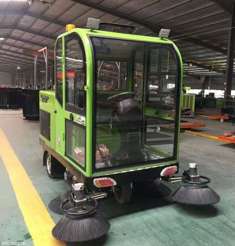 電動小型掃路車